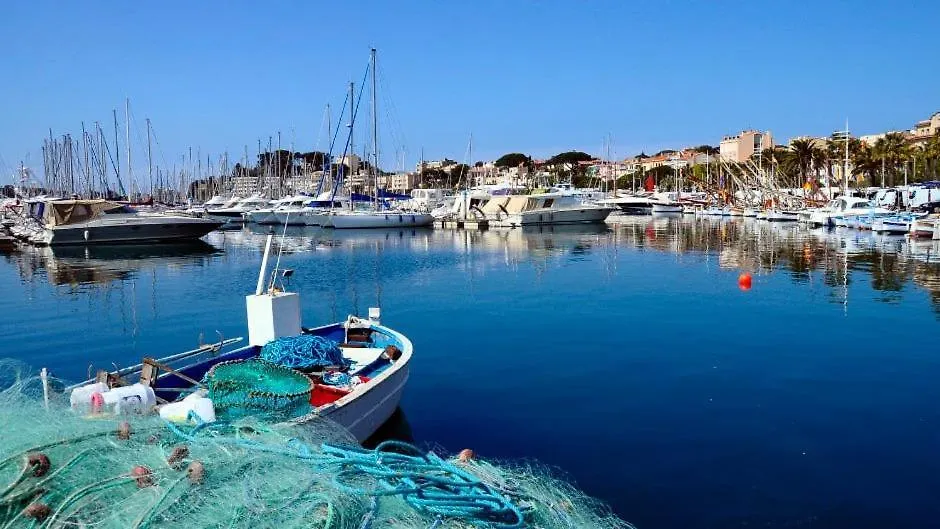 Apartment Deux Beaux Studios, Rue Pietonne, Bord De Mer, Clim Bandol France