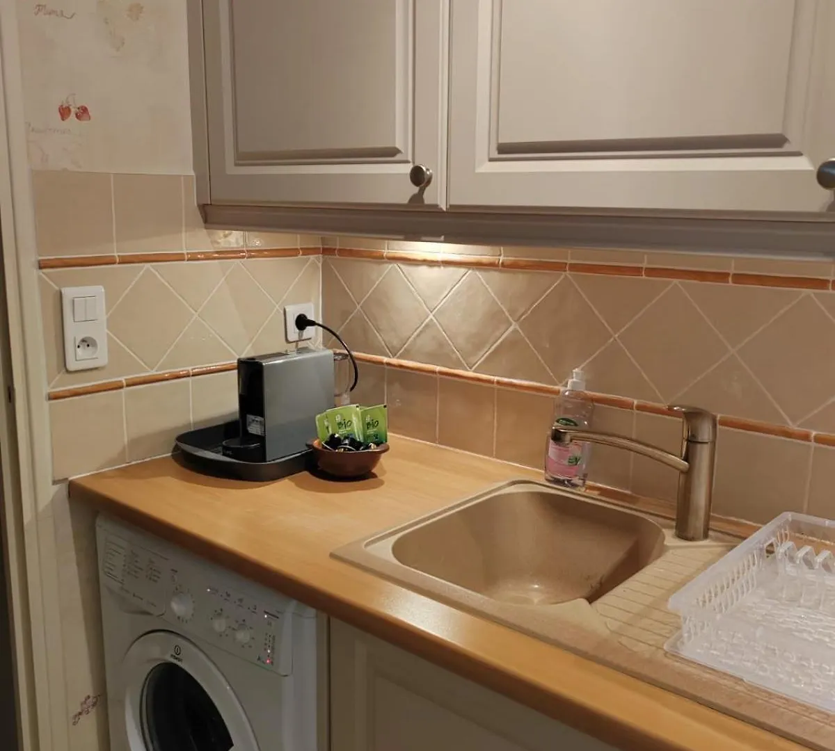 Deux Beaux Studios, Rue Pietonne, Bord De Mer, Clim Bandol Apartment