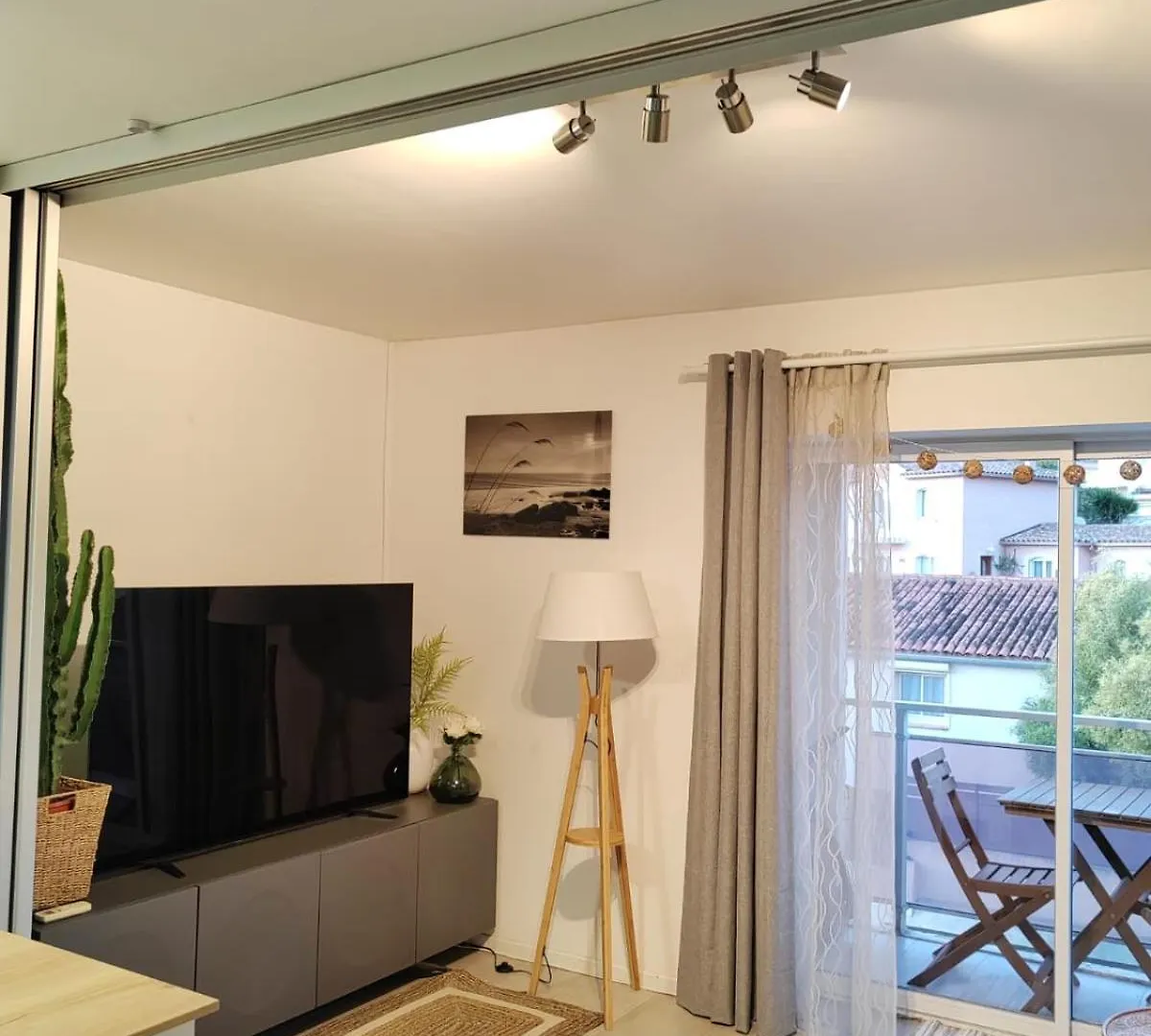 Deux Beaux Studios, Rue Pietonne, Bord De Mer, Clim Bandol 0*,  France